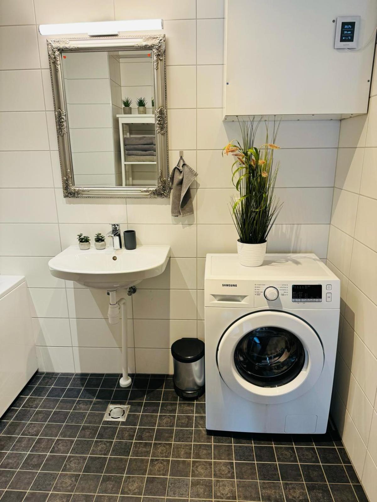 Raatuse 85 Deluxe Apartments ตาร์ตู ภายนอก รูปภาพ